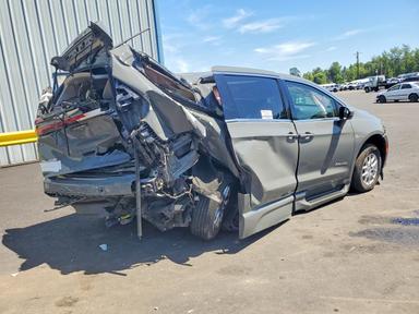 Vue de 2023 CHRYSLER PACIFICA TOURING L, angle 3