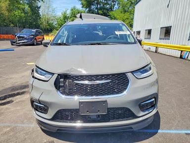 Vue de 2023 CHRYSLER PACIFICA TOURING L, angle 5