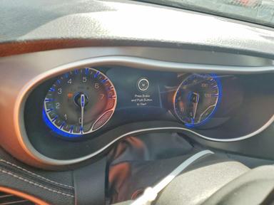 Vue de 2023 CHRYSLER PACIFICA TOURING L, angle 9