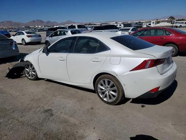منظر 2015 LEXUS IS 250، زاوية 2