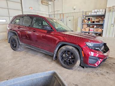 منظر 2025 JEEP GRAND CHEROKEE LAREDO، زاوية 4