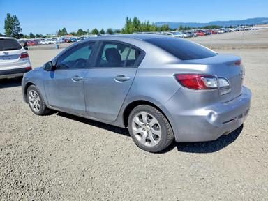 Vue de 2013 MAZDA 3 I, angle 2