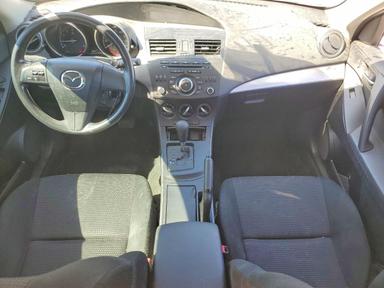 Vue de 2013 MAZDA 3 I, angle 8