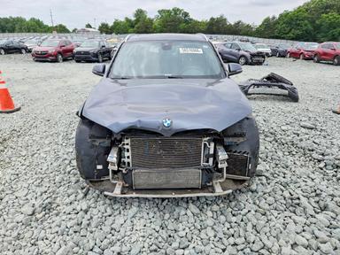 Vue de 2022 BMW X1 XDRIVE28I, angle 5