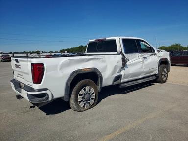 Vue de 2024 GMC SIERRA K3500 DENALI, angle 3