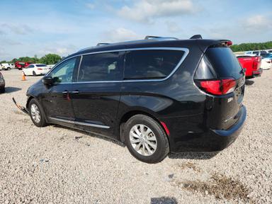 Vista de 2018 CHRYSLER PACIFICA TOURING L PLUS, ángulo 2