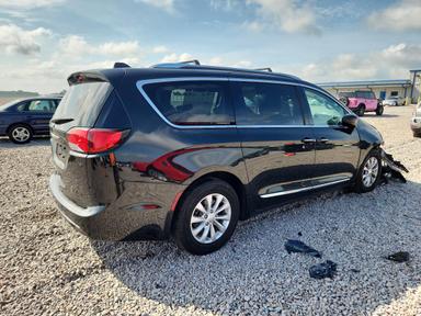 Vista de 2018 CHRYSLER PACIFICA TOURING L PLUS, ángulo 3