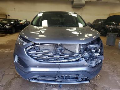 Vue de 2023 FORD EDGE TITANIUM, angle 5