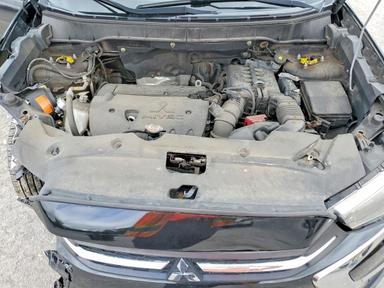 Вид 2018 MITSUBISHI OUTLANDER SPORT ES, угол 12