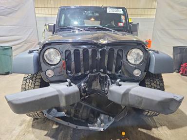 Vue de 2014 JEEP WRANGLER UNLIMITED SPORT, angle 5