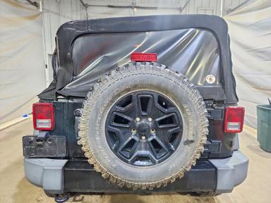 Vue de 2014 JEEP WRANGLER UNLIMITED SPORT, angle 6