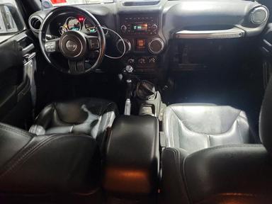 Vue de 2014 JEEP WRANGLER UNLIMITED SPORT, angle 8