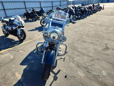 منظر 2007 HARLEY-DAVIDSON FLHRS، زاوية 2