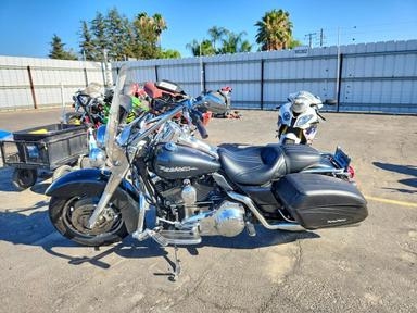 منظر 2007 HARLEY-DAVIDSON FLHRS، زاوية 3