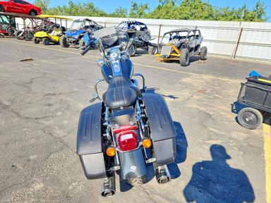 منظر 2007 HARLEY-DAVIDSON FLHRS، زاوية 4