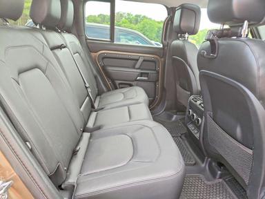 Vista de 2025 LAND ROVER DEFENDER 110 X-DYNAMIC SE, ángulo 11