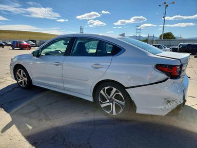 Vue de 2021 SUBARU LEGACY LIMITED XT, angle 2