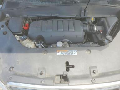 Vista de 2013 GMC ACADIA SLE, ángulo 12