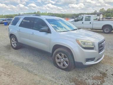 Vista de 2013 GMC ACADIA SLE, ángulo 4