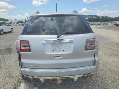 Vista de 2013 GMC ACADIA SLE, ángulo 6