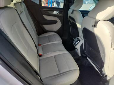 Вид 2021 VOLVO XC40 T5 INSCRIPTION, угол 11