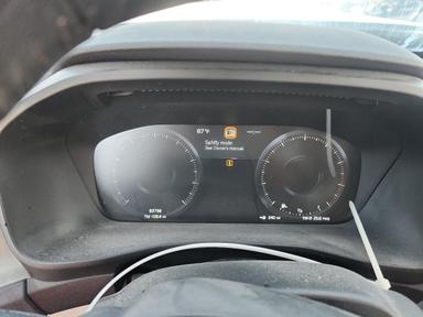 Вид 2021 VOLVO XC40 T5 INSCRIPTION, угол 9