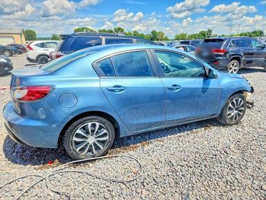 Vista de 2011 MAZDA 3 I, ángulo 3