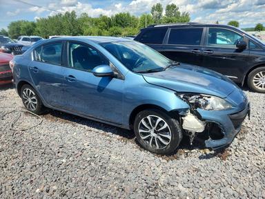 Vista de 2011 MAZDA 3 I, ángulo 4