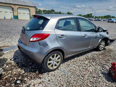 منظر 2011 MAZDA MAZDA2، زاوية 3