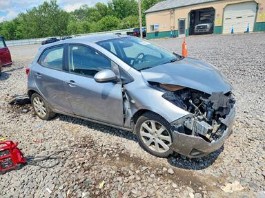 منظر 2011 MAZDA MAZDA2، زاوية 4