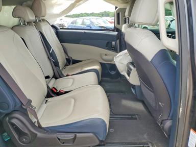 Vista de 2025 KIA CARNIVAL EX, ángulo 11