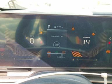 Vista de 2025 KIA CARNIVAL EX, ángulo 9