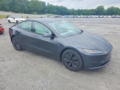 Vista de 2026 TESLA MODEL 3, ángulo 4