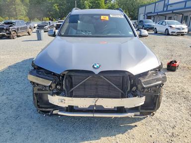 Vista de 2025 BMW X7 XDRIVE40I, ángulo 5