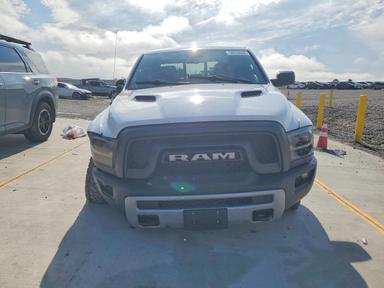 Вид 2015 RAM 1500 REBEL, угол 5