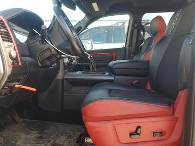 Вид 2015 RAM 1500 REBEL, угол 7