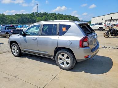 منظر 2016 JEEP COMPASS SPORT، زاوية 2