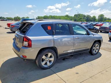 منظر 2016 JEEP COMPASS SPORT، زاوية 3
