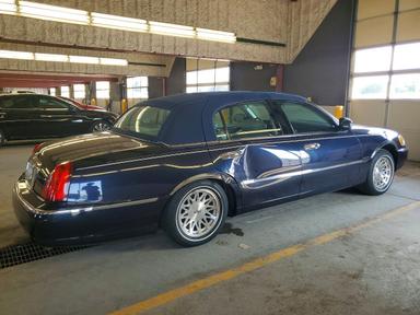 منظر 1999 LINCOLN TOWN CAR SIGNATURE، زاوية 3