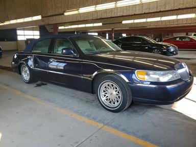 منظر 1999 LINCOLN TOWN CAR SIGNATURE، زاوية 4