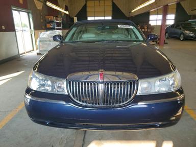 منظر 1999 LINCOLN TOWN CAR SIGNATURE، زاوية 5