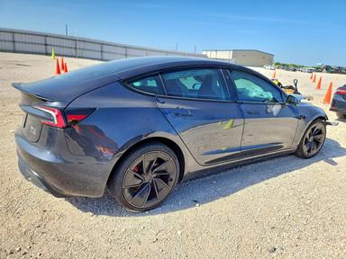 Vue de 2025 TESLA MODEL 3, angle 3
