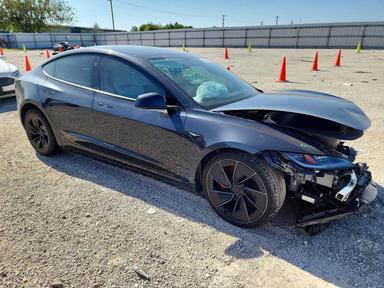 Vue de 2025 TESLA MODEL 3, angle 4
