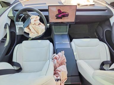 Vue de 2025 TESLA MODEL 3, angle 8