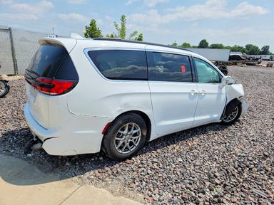 Вид 2022 CHRYSLER PACIFICA, угол 3