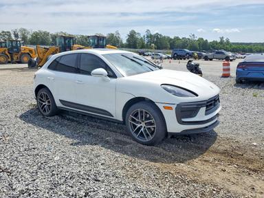 2024 PORSCHE MACAN BASE view, angle 4