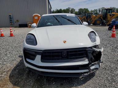 2024 PORSCHE MACAN BASE view, angle 5