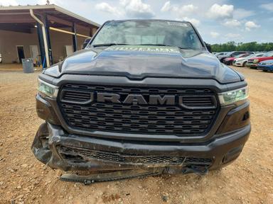 Vista de 2025 RAM 1500 TRADESMAN, ángulo 5