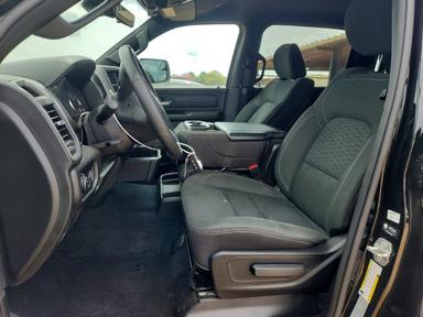 Vista de 2025 RAM 1500 TRADESMAN, ángulo 7