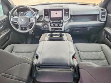 Vista de 2025 RAM 1500 TRADESMAN, ángulo 8